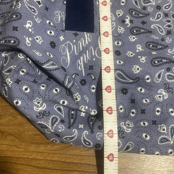VICTORIA'S SECRET PINK REVERSIBLE CANVAS TRAVEL TOTE BAG Blue PAISLEY Reg. $50 - Picture 3 of 10